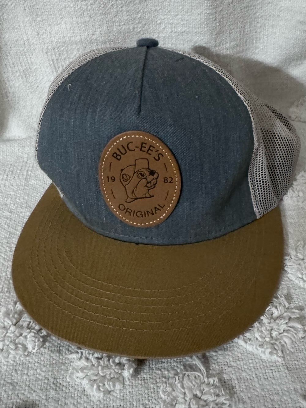 Buc-ees Beaver Original Leather Patch Snapback Trucker Hat Gray Tan Unisex OSFM